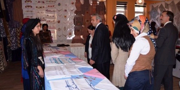 Şemdinli'de el sanatları sergisi