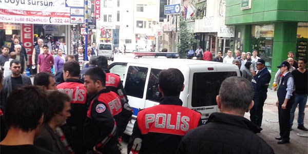 İzmit merkezinde baltalı sopalı kavga