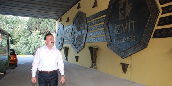 İzmit Belediyesi alt geçitleri güzelleştirdi