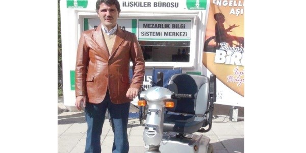 Mezarlıkta Scooter'li hizmet