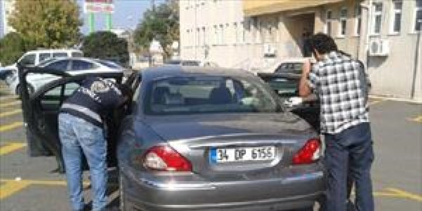 Jammerli otomobil soyguncuları yakalandı
