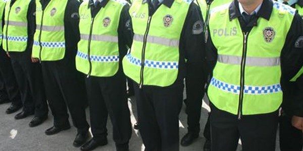 Gayrimüslimlere 'polis' olma daveti