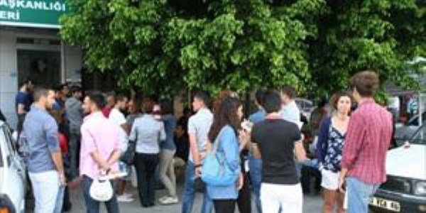 Artist olmak için 'Netekim Karakolu' filminin seçmelerine akın ettiler