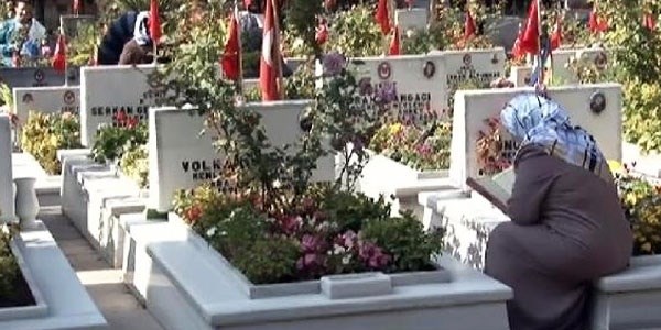 Edirnekapı Şehitliği yine doldu taştı