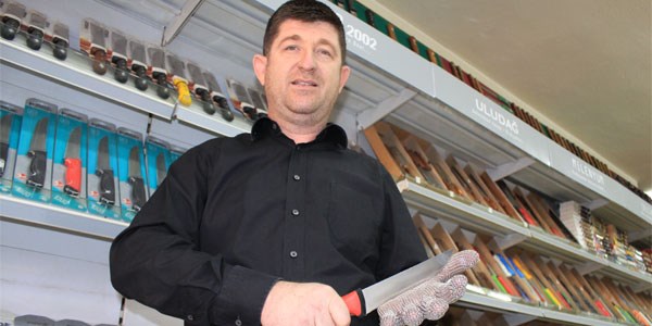Acemi kasaplara çelik eldiven