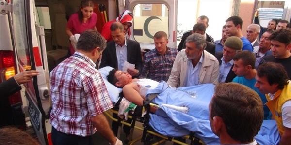 Maytapla balık avlamaya çalışırken parmaklarından oldu