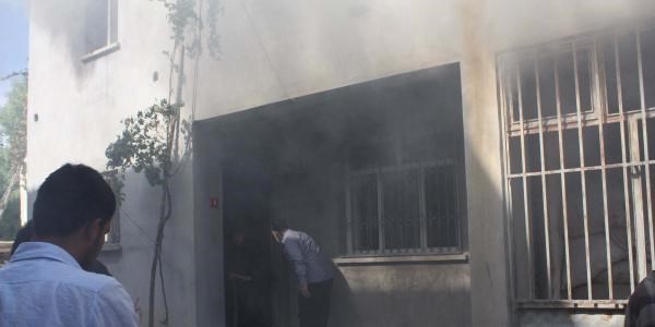 Tüp patladı, ev kullanılamaz hale geldi