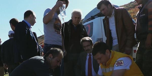 Kaza yapan yaralılara ilk müdahale vekilden