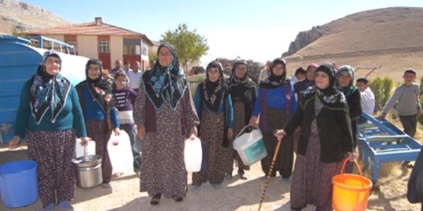 Köy halkı, bayramda mahkeme kararıyla susuz kaldı