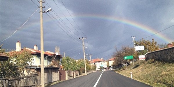Bolu'da oluşan gökkuşağı görenleri büyüledi
