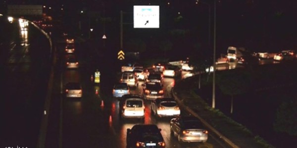 Topçular'da 20 kilometrelik araç kuyruğu
