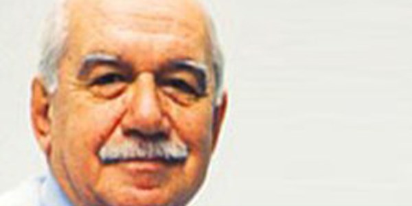 Duayen gazeteci vefat etti