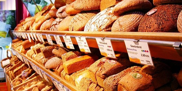 Ekmekten boya, baldan naftalin ��kabilir