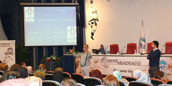 Anne Akademisi'nde sorumluluk eğitimi