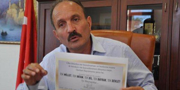 Kürtçe afiş asan başkan MHP'den istifa etti