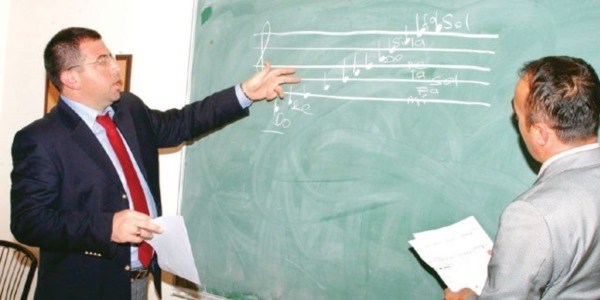 M�ezzinlere ezan okuma e�itimi