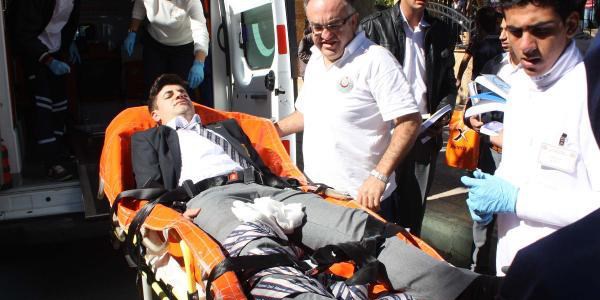 Liseliler kavga etti: 1 Yaralı/ Video