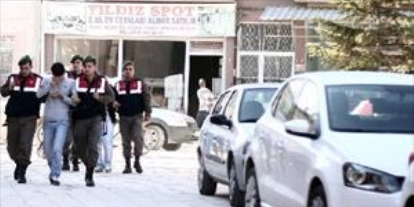 Kar maskeli akaryakt istasyonu soyguncular tutukland