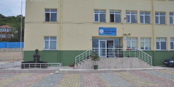 �nebolu Belediyesi, okul bah�esi yeniledi