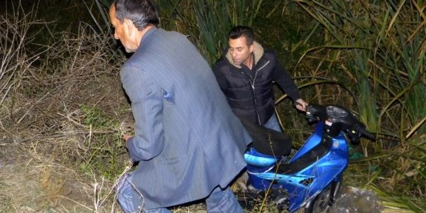 Çalınan motosiklet derede bulundu