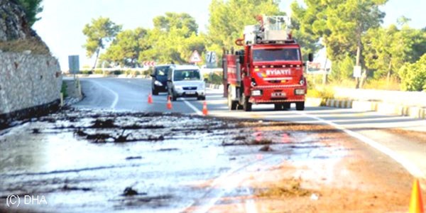 Ana su borusu patladı, bodrum 3 gün susuz