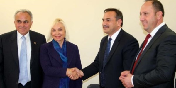 İş kadınından yüksekokula yardım