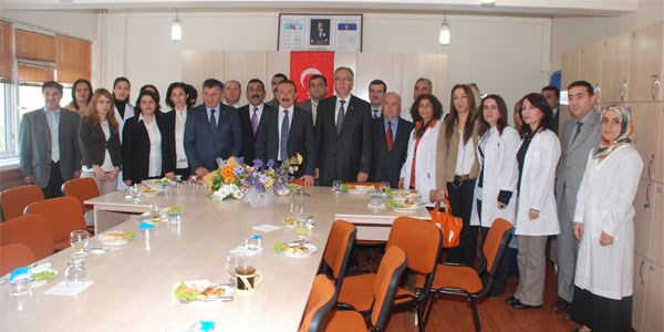 İzmit Belediyesi'nden liseye öğretmenler odası