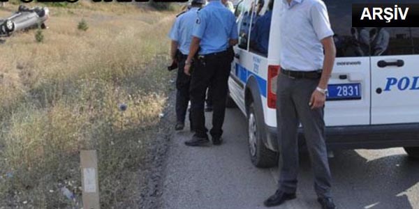 Polis aracı şarampole yuvarlandı: 2 yaralı