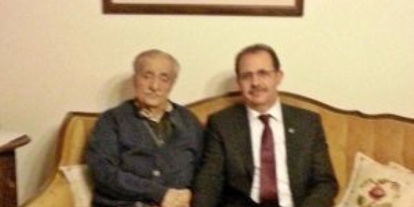 Prof. Dr. Necati Öner, İki bin kitaplık kütüphanesini bağışladı