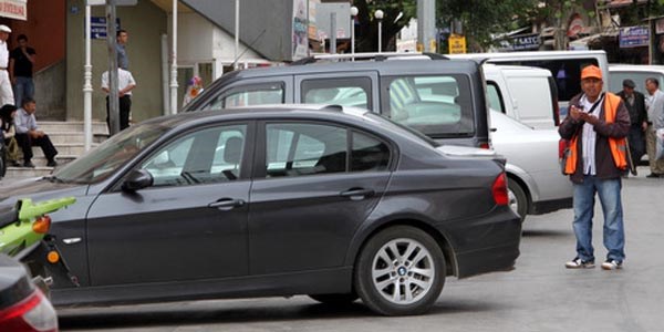 Kanunen, ücretsiz bölge otoparkları yapmak zorunlu