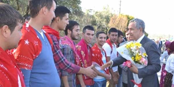 Asker adaylarından Arınç'a '12 ay' teşekkürü