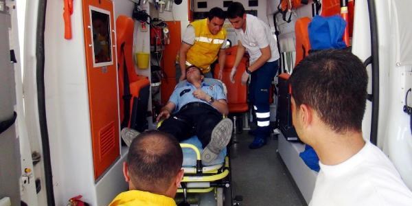 Dur ihtarına uymadılar, bir de polisi dövdüler