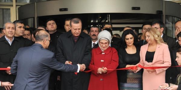 Başbakan Erdoğan, Van'da otel açılışı yaptı