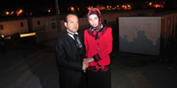 Karanlıkta nişan töreni