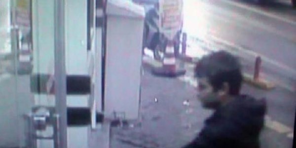 Restoran önündeki sadaka kutusunu çaldı