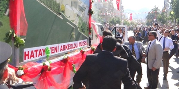 Kutlama töreninde balonlar patladı: 6 kadın yaralandı/ Video