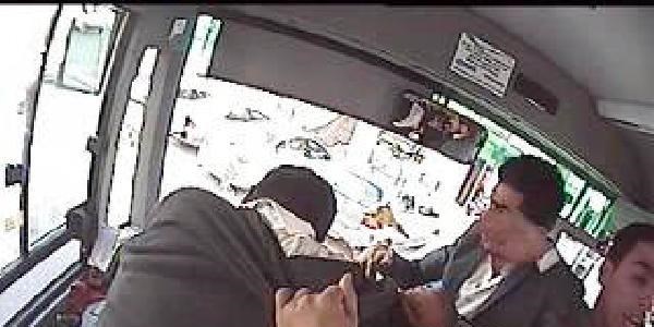 Otobüs şoförünü tekme tokat dövdüler