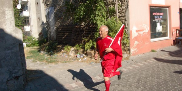 74'lük Balkan Şampiyonu Cumhuriyet için koştu