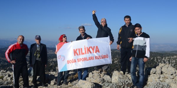 Doğaseverler Feke'de Hokka Dağı'na yürüdü