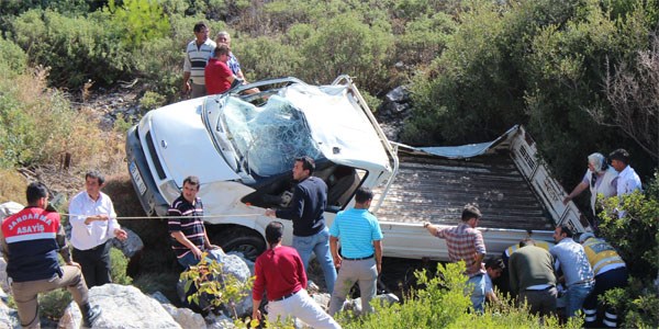 Düğün yolu kana bulandı