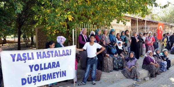 Sağlık ocağının taşınması protesto edildi