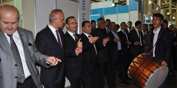 Bitlisliler Bitlis'i İstanbul'a taşıdı