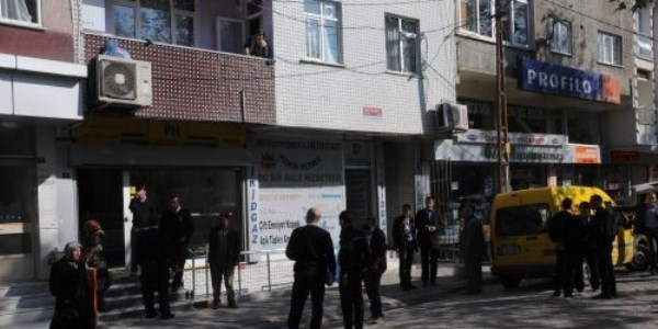 Benzin dökerek postaneyi soydu