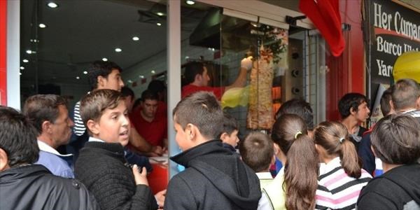 1 liralık döner kuyruğu