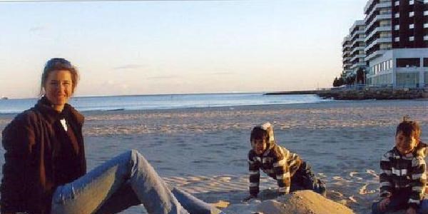 Alman anne ikizlerine kavu�amad�