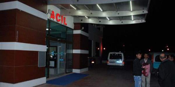 Tabancasını yere düşüren polis memuru yaralandı