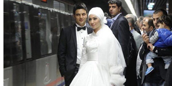 Marmaray'da düğün fotoğrafı