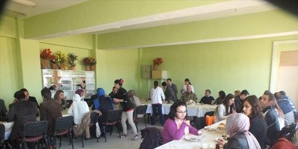 Kız Meslek Lisesi öğrencileri hünerlerini sergiledi