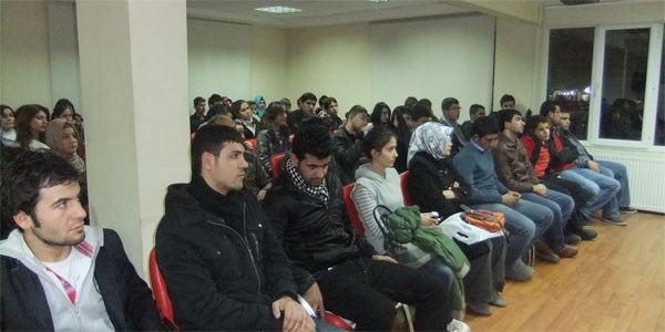 Gençlik merkezinde Arapça kursu