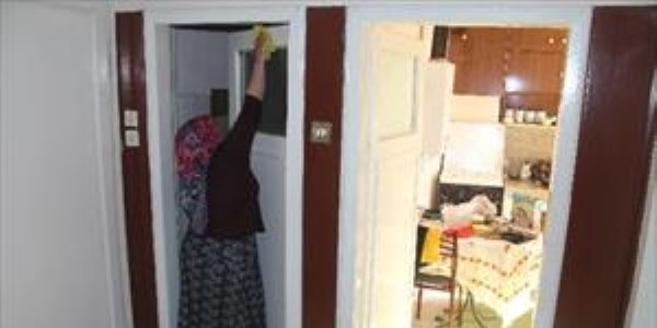 Belediyeden, yal ve bakma muhta kiilere ev temizlii hizmeti